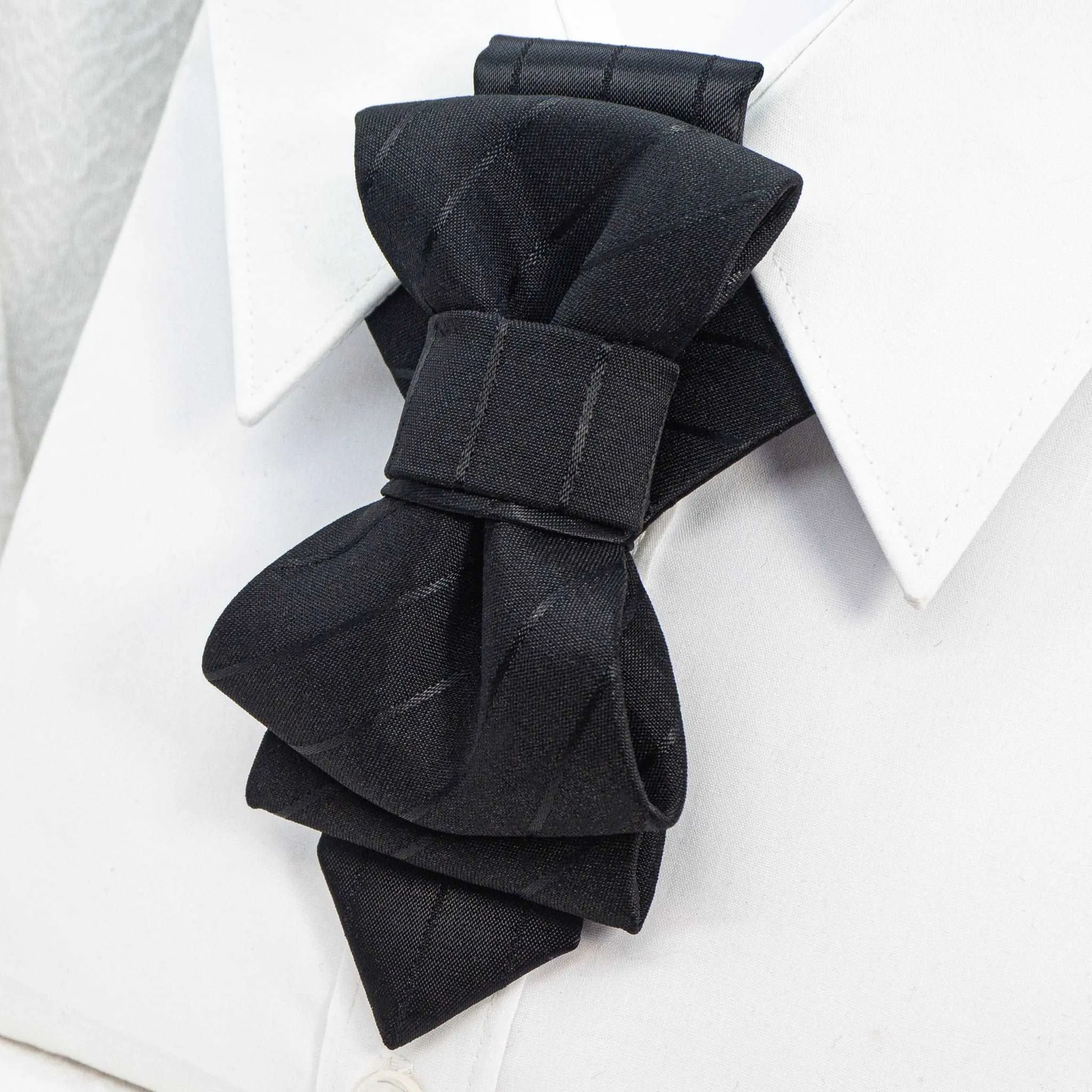 BOW TIE "BLACK LINE"