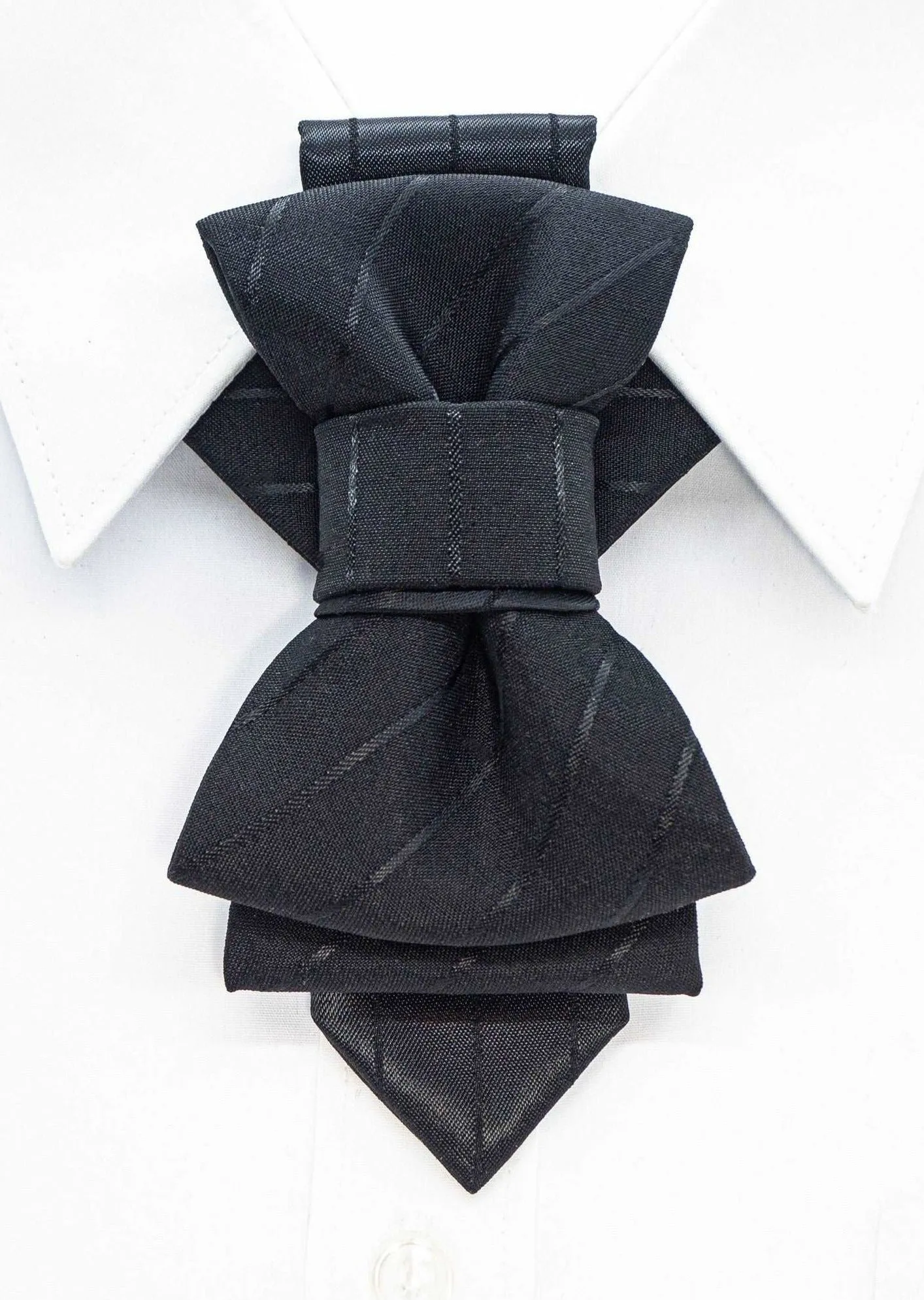 BOW TIE "BLACK LINE"