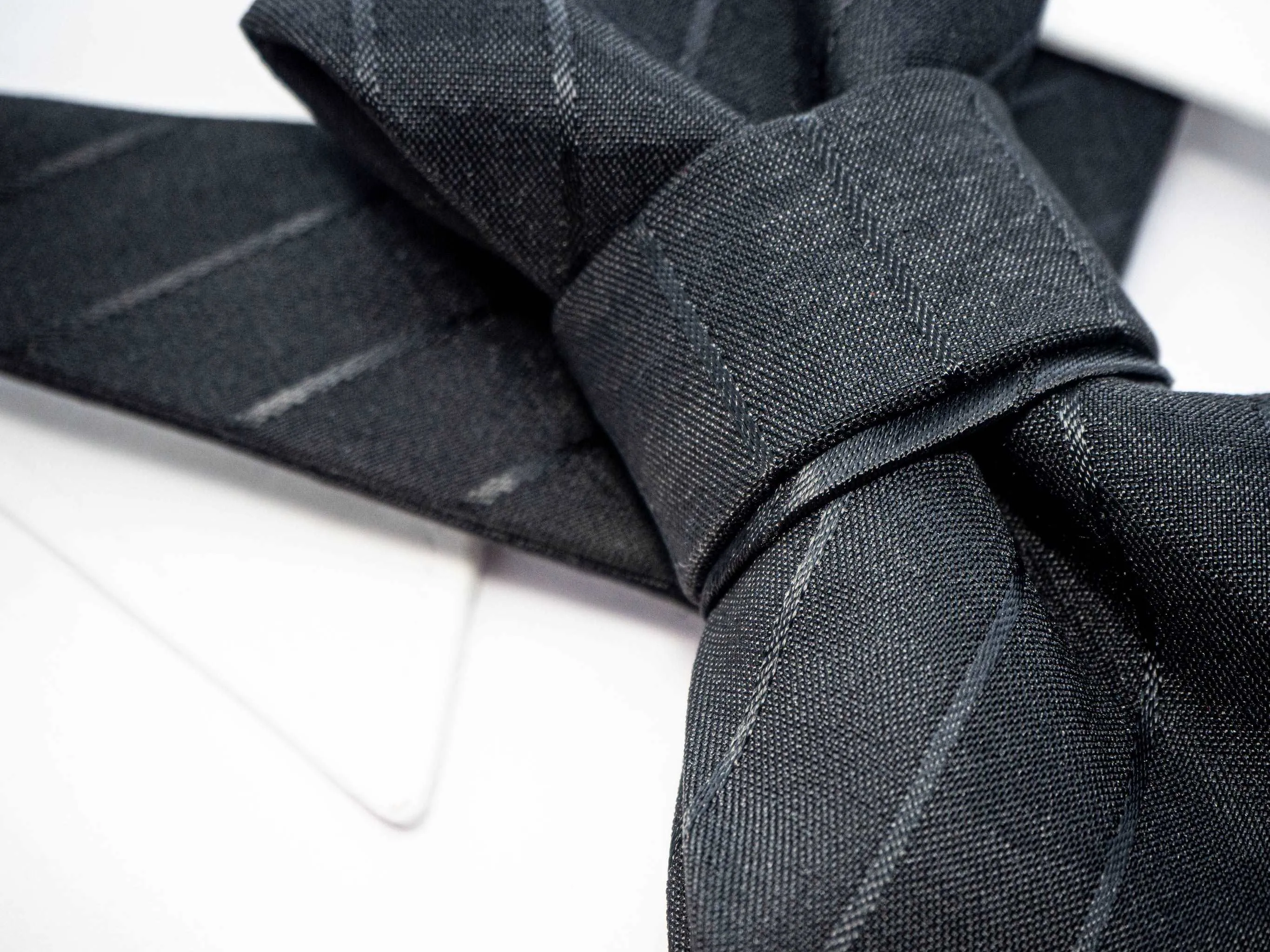 BOW TIE "BLACK LINE"