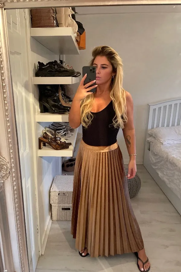 CAMEL PLEATED VELOUR MAXI SKIRT