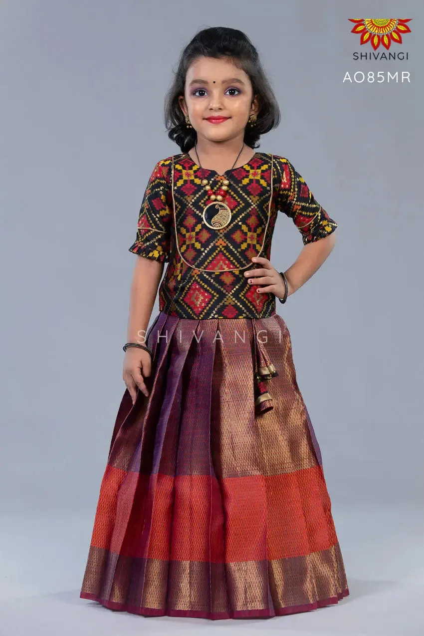 Girls Black Traditional Border Pattu Pavadai