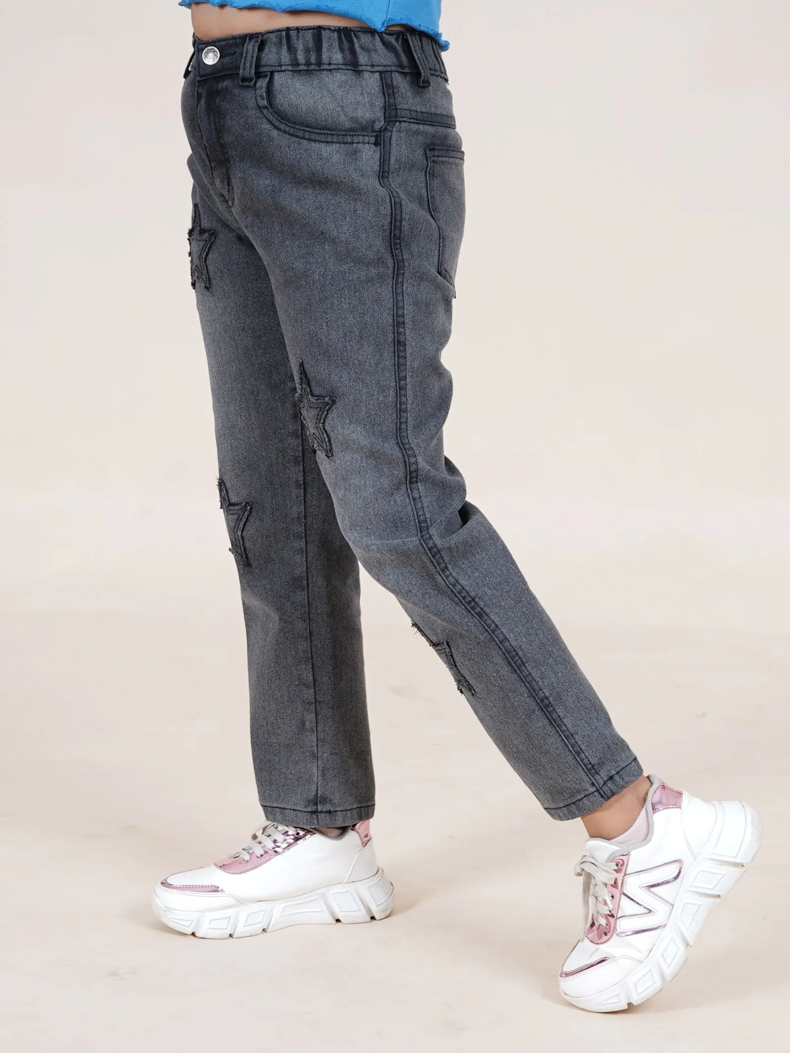 Girls Full Length Frayed Star Patch Washed Denim Jeans With Elasticated Waistband