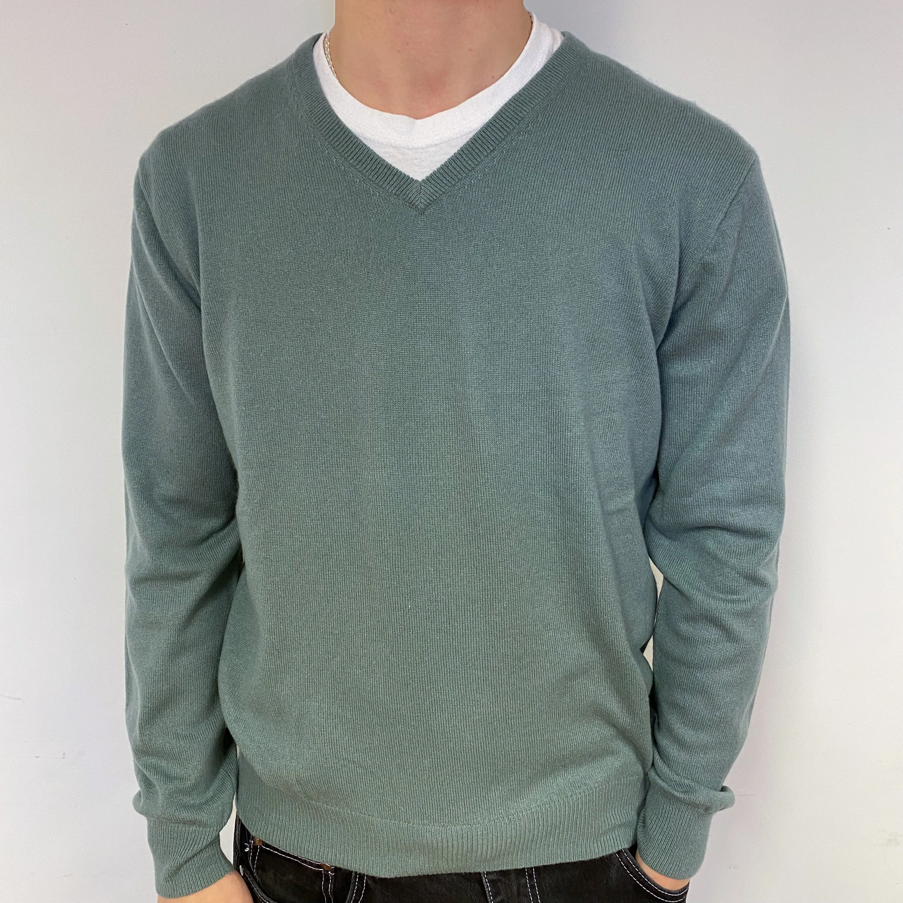 Men’s Muted Green Cashmere V-Neck Jumper Medium