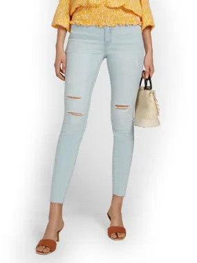 Petite Curvy Ultra High-Waisted Super-Skinny Ankle Jeans - Light Wash