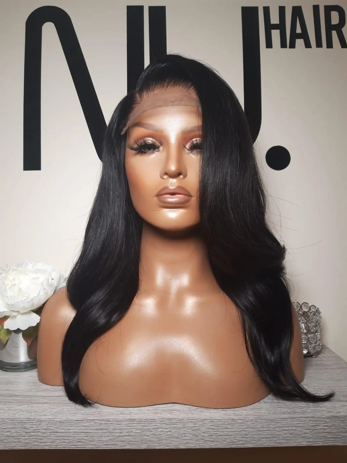 Vicky - 16" Black Layered wig