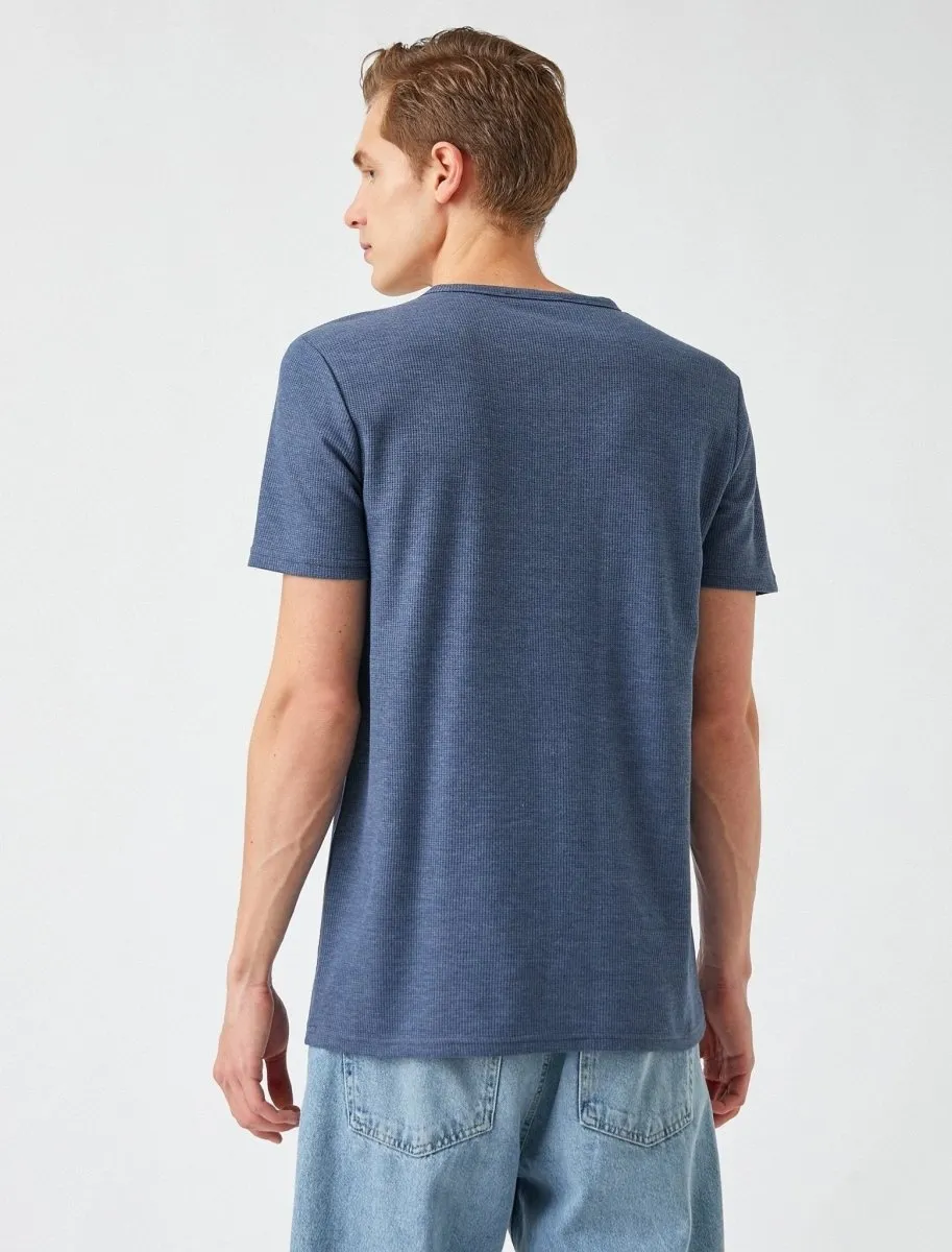 Waffle Henley SS T-shirt in Indigo